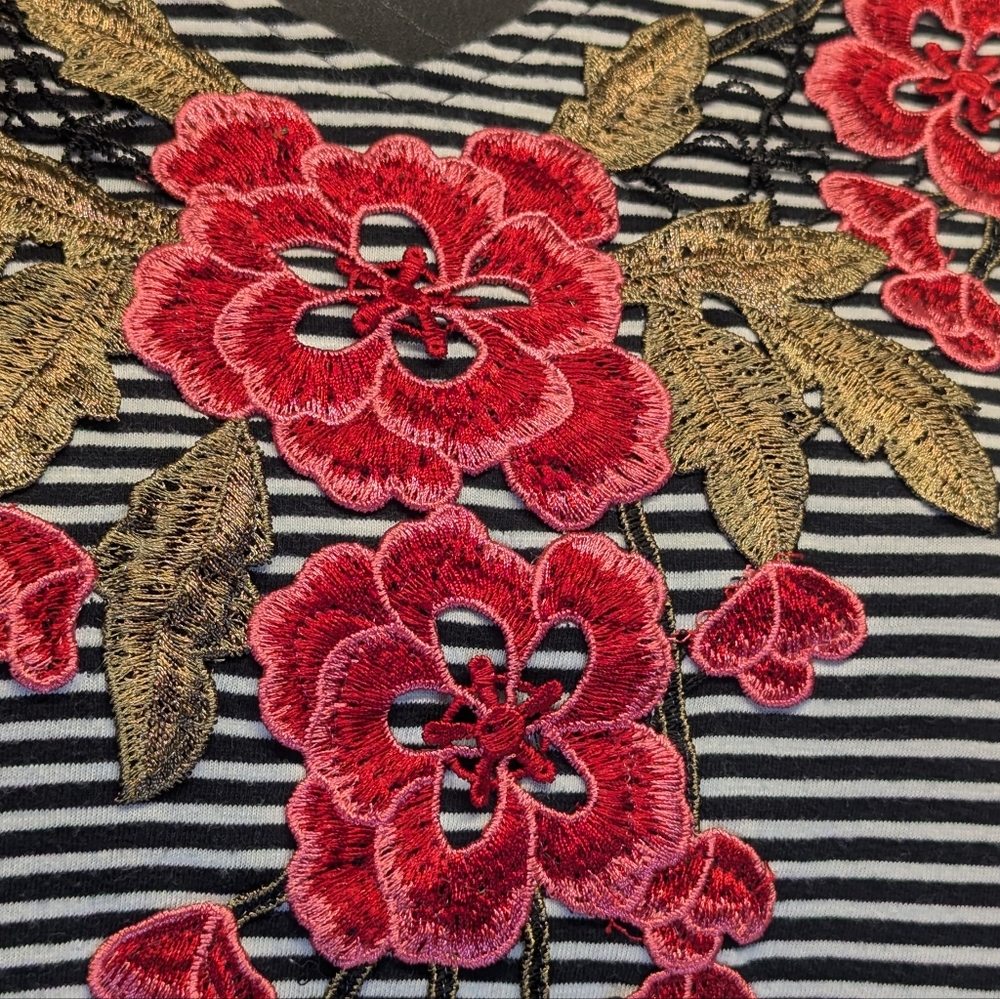 Cathy Daniels Half-Sleeve Striped Shirt with Embroidered Floral Design VTG - Picture 3 of 8